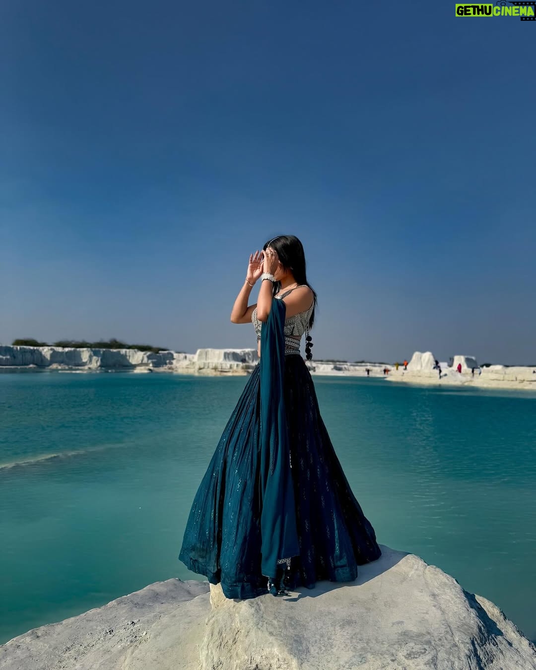 Rugees Vini - 10.9K Likes - Shades of blue💙
