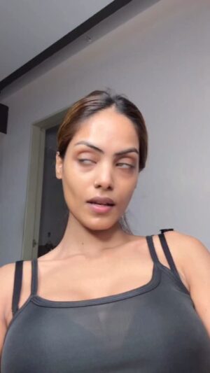 Rukaiya Firoz Khan Instagram - TRANSITION loading…🖤
#reels #explorepage✨ #bipasha