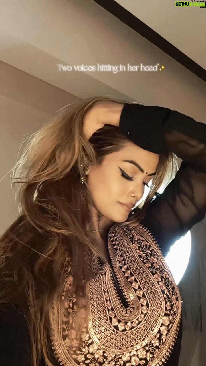 Rukaiya Firoz Khan - 53.3K Likes - ✨

#RukaiyaKhan06