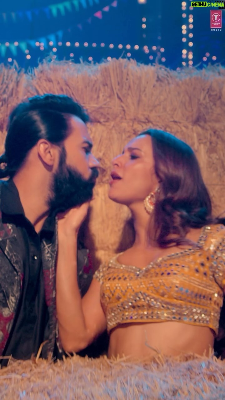 Rupali Jagga - 69.8K Likes - The chummeshwari song of the year is out now! 😘🔥

#CHUMMA 💋 Song Out Now! (Link in bio)
@jigarsaraiya @sachinjigar  @soulfulsachin 

#VickyVidyaKaWohWalaVideo in cinemas this Friday.

@rajkummar_rao @tripti_dimri @writerraj #BhushanKumar #KrishanKumar #ShobhaKapoor @ektarkapoor @vipuldshahofficial @ashwinvarde @bahlrajesh @sachinjigar @singhpawan999 @rupalijagga @rupeshhmishra @mansa_jimmy @vayurus @vijayganguly @ericpillai @soulfulsachin @jigarsaraiya @vimal.lahoti @yusufalikhan777 @shivchanana @neerajkalyan24 @aseemmishra.isc @Ishratkhan68 @Krishanurathore @nihar.samal.965 @paragnm @rajanagrawal2005 @kshitijraviprasad #VijayRaaz @mallikasherawat #MastAli @archanapuransingh @mukeshtiwari.act @archana.g.patel @therakeshbedi #TikuTalsania #AshwiniKalsekar @saharshkumarshukla @shehnaazgill @mubeensaudagar @jaswantsinghrathore_actor @tseriesfilms @balajimotionpictures @wakaoofilms @filmskathavachak @tseries.official @optimystixmedia @aafilms.official