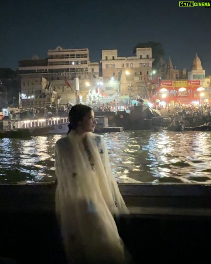 Rupali Jagga - 18.7K Likes - Om Namah Shivay 🔱🙏🏼
.
.
Did Baba Kashi Vishwanath Darshan Yesterday🙏🏼 Now Ready To Take Over The Stage #Rupalijagga live
.
.
#rupalijagga #ganga #kashi #kashivishwanathtemple #banaras #varanasi #omnamahshivay