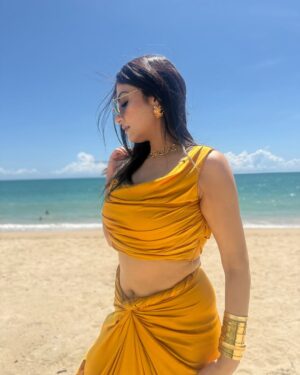 Rupali Jagga Instagram - 🧜♀️🦪🏖️🐚☀️
Look For The Show In Phuket Yesterday ..
.
.
Outfit - @arokaofficial
Earrings - @hamesa.in
Neckpiece- @jiaarajewellery
Bracelet- @baala_jewels
Stylist- @styledbysujata
Assistant- @vrudhirita333
Intern - @priiiyaankkaa
#jalpari #sea #thailand #phuket #rupalijagga