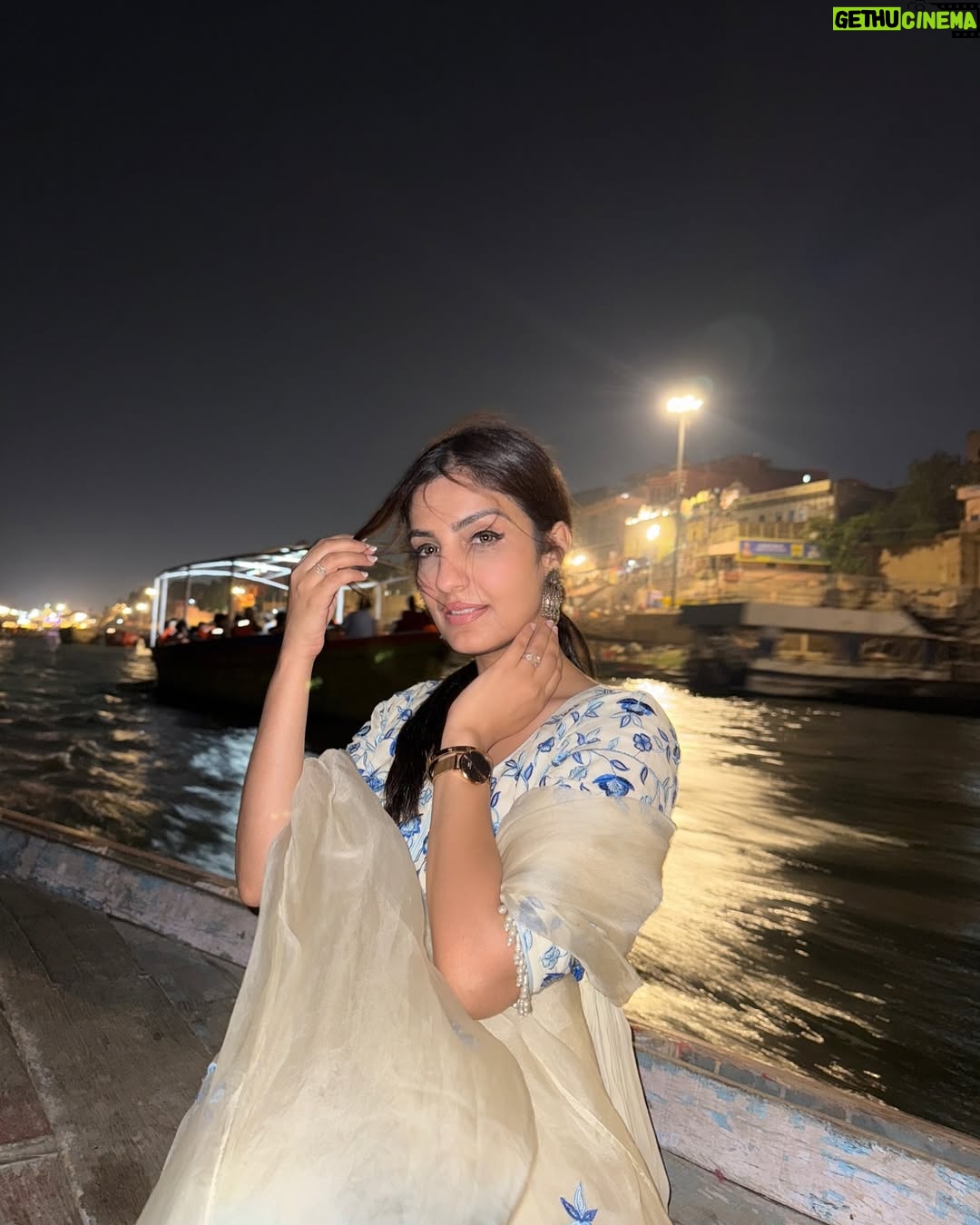 Rupali Jagga - 18.7K Likes - Om Namah Shivay 🔱🙏🏼
.
.
Did Baba Kashi Vishwanath Darshan Yesterday🙏🏼 Now Ready To Take Over The Stage #Rupalijagga live
.
.
#rupalijagga #ganga #kashi #kashivishwanathtemple #banaras #varanasi #omnamahshivay