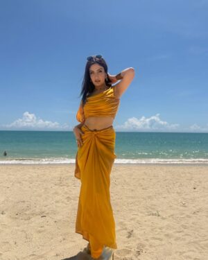 Rupali Jagga Instagram - 🧜♀️🦪🏖️🐚☀️
Look For The Show In Phuket Yesterday ..
.
.
Outfit - @arokaofficial
Earrings - @hamesa.in
Neckpiece- @jiaarajewellery
Bracelet- @baala_jewels
Stylist- @styledbysujata
Assistant- @vrudhirita333
Intern - @priiiyaankkaa
#jalpari #sea #thailand #phuket #rupalijagga