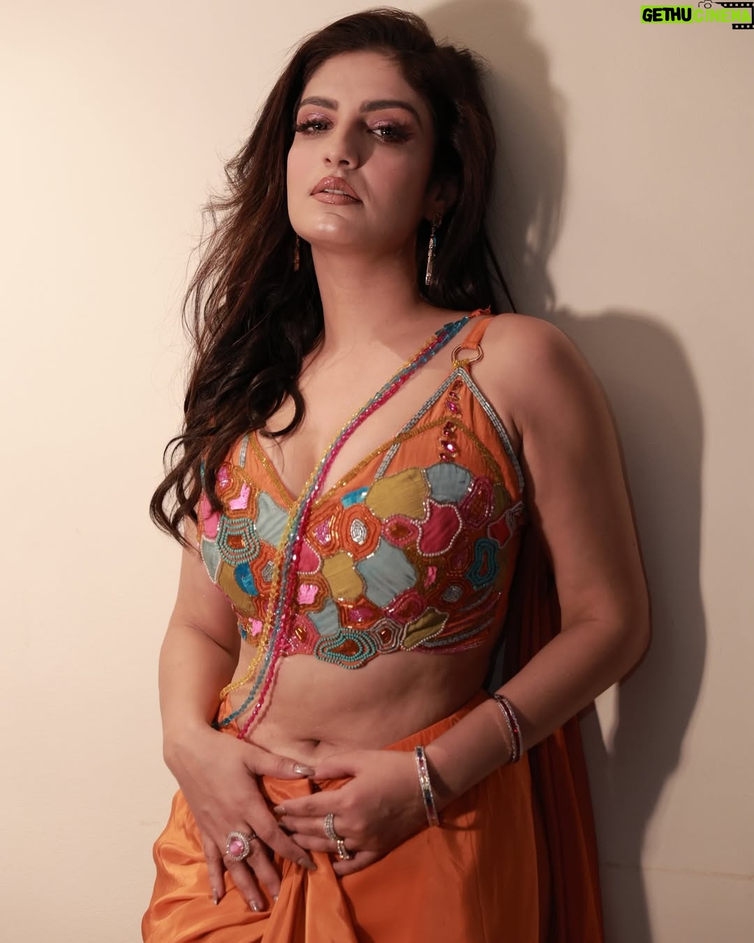 Rupali Jagga - 28.4K Likes - Tere Naam Se Mar Jaun 🧡❤️‍🩹
.
Love All These Pictures... Slide and Go Through Them all 🥹
Outfit - @mergedesignofficial
Earrings & bracelets - @muchmore_art_jewellery 
Rings- @muchmore_art_jewellery @dazzlebysonia
Stylist - @styledbysujata
Assistant - @vrudhirita333 @stylebysaylichavan
Intern - @priiiyaankkaa
#rupalijagga #indianattire❤️ #desigirl #saree #indianoutfit #desi #india #terideewani