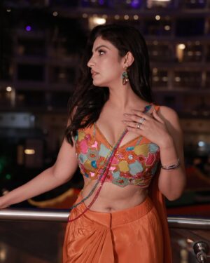 Rupali Jagga Instagram - Tere Naam Se Mar Jaun 🧡❤️🩹
.
Love All These Pictures... Slide and Go Through Them all 🥹
Outfit - @mergedesignofficial
Earrings & bracelets - @muchmore_art_jewellery
Rings- @muchmore_art_jewellery @dazzlebysonia
Stylist - @styledbysujata
Assistant - @vrudhirita333 @stylebysaylichavan
Intern - @priiiyaankkaa
#rupalijagga #indianattire❤️ #desigirl #saree #indianoutfit #desi #india #terideewani