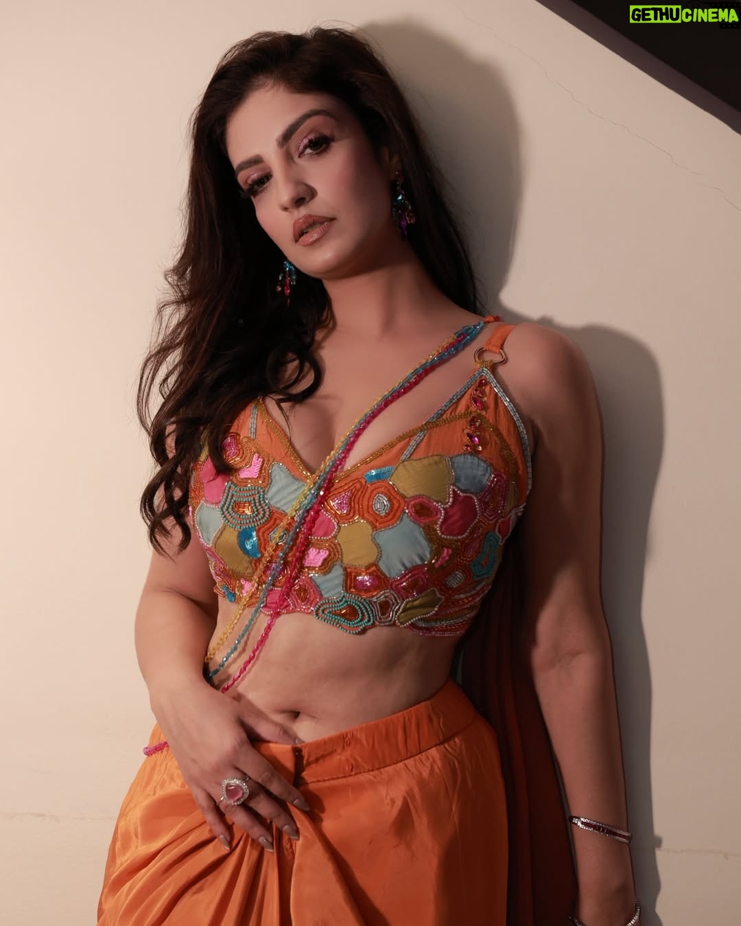 Rupali Jagga - 28.4K Likes - Tere Naam Se Mar Jaun 🧡❤️‍🩹
.
Love All These Pictures... Slide and Go Through Them all 🥹
Outfit - @mergedesignofficial
Earrings & bracelets - @muchmore_art_jewellery 
Rings- @muchmore_art_jewellery @dazzlebysonia
Stylist - @styledbysujata
Assistant - @vrudhirita333 @stylebysaylichavan
Intern - @priiiyaankkaa
#rupalijagga #indianattire❤️ #desigirl #saree #indianoutfit #desi #india #terideewani