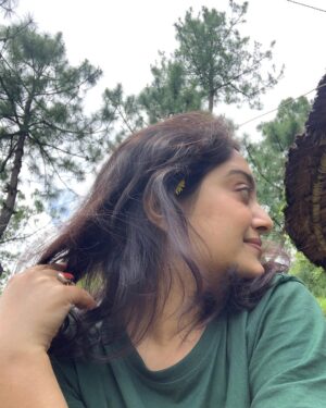 Rupankrita Kalita Instagram - Kho gaye hum in paharon main 🍁