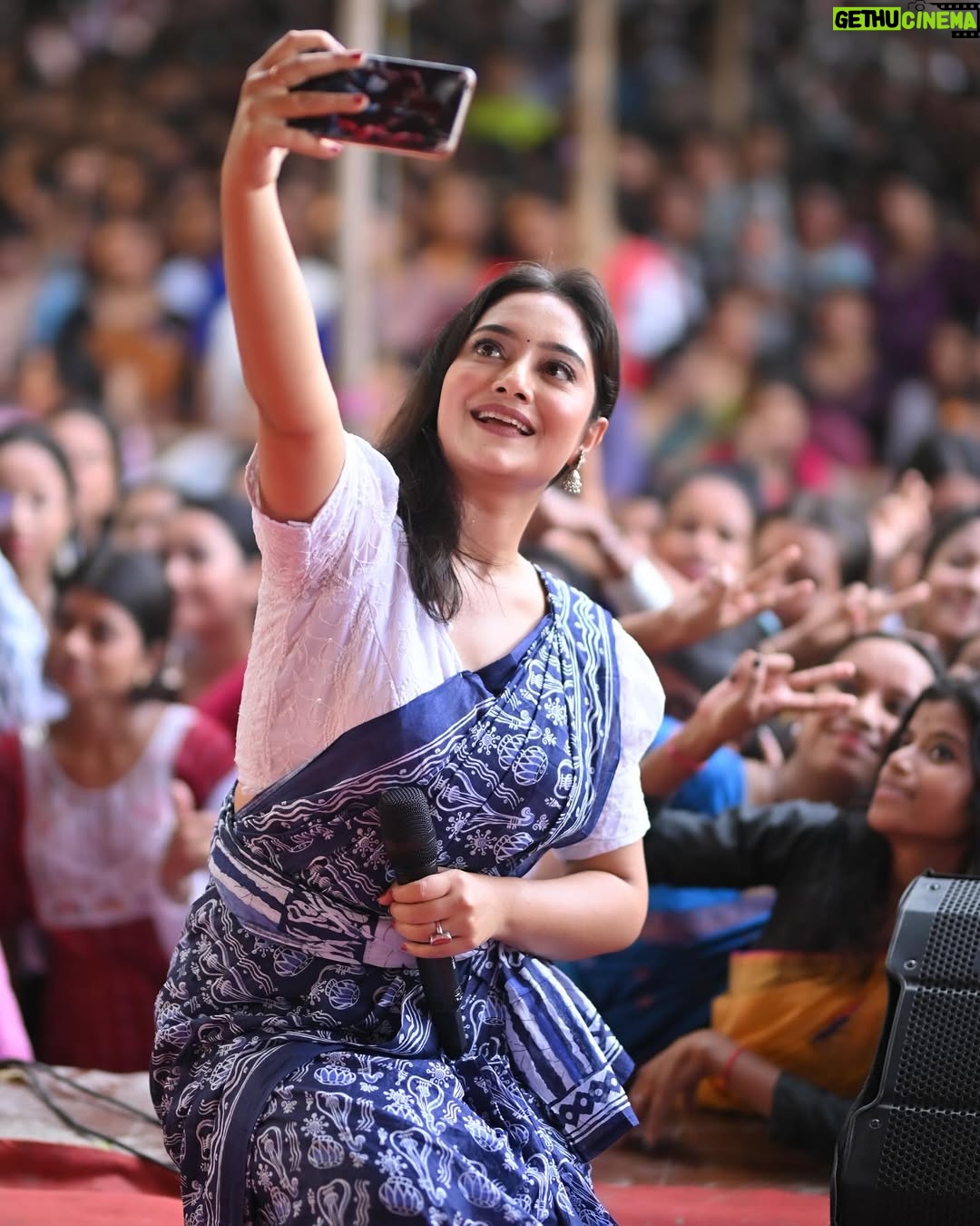 Rupankrita Kalita - 26.4K Likes - Thank you Barbhag College for all your love ❤️ 
Mua @nayanmonimedhi_ 
📷 @utjjal_kalita_photography and @harishbaruah_photography