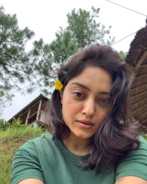 Rupankrita Kalita Instagram - Kho gaye hum in paharon main 🍁