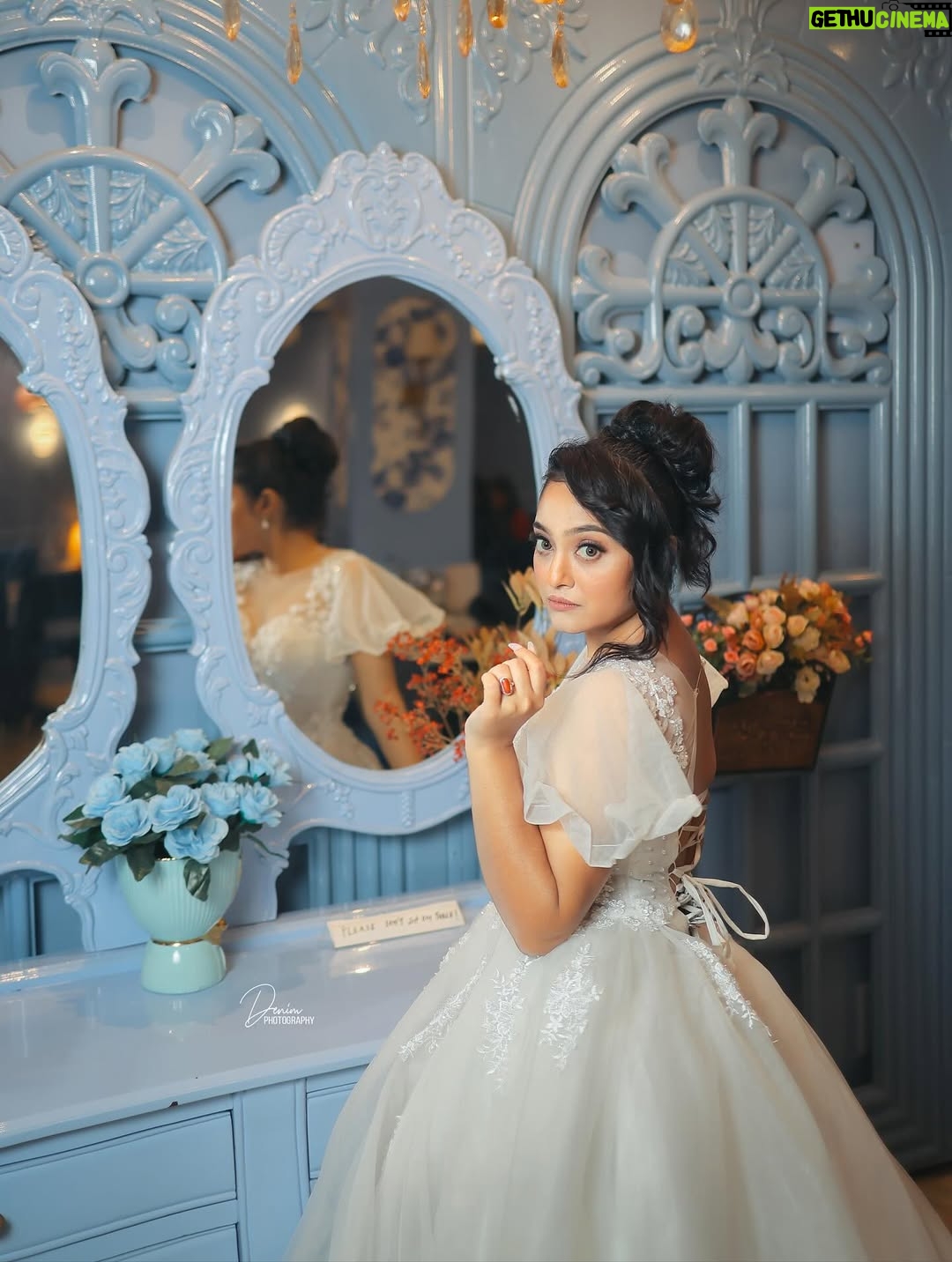 Rupankrita Kalita - 23.3K Likes - Sis squad goals 💕
Mua @nayanmonimedhi_ 
📷 @denimcoollphotography 
Wearing @kg____creation 
Location @quinoa_guwahati