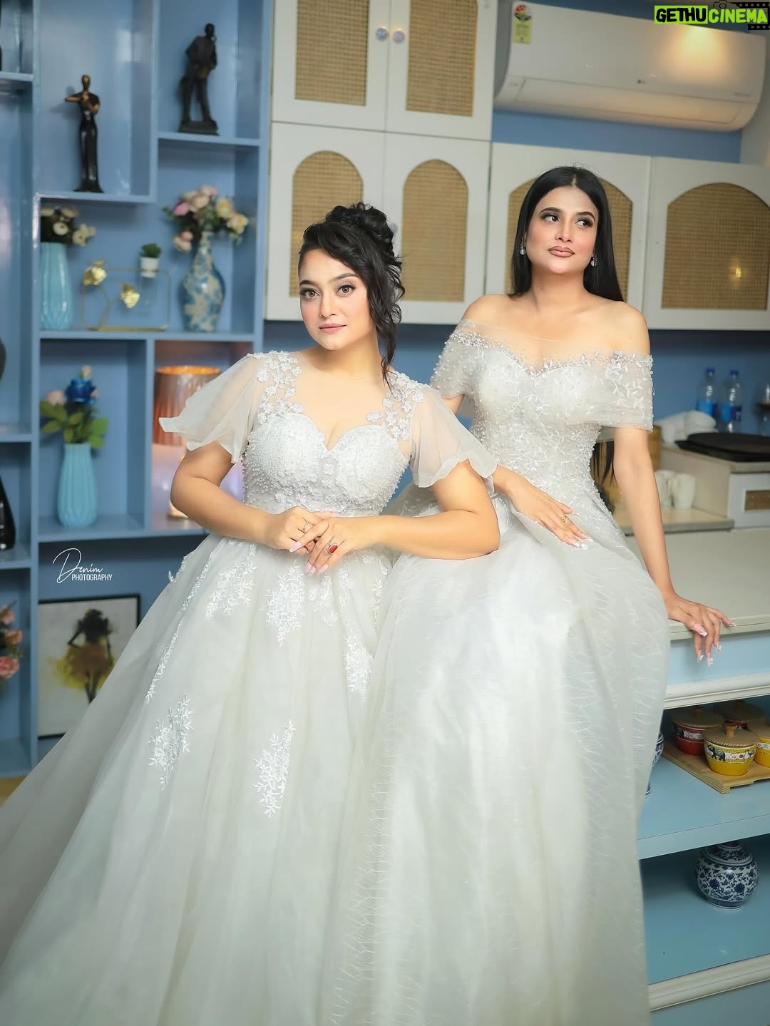Rupankrita Kalita - 23.3K Likes - Sis squad goals 💕
Mua @nayanmonimedhi_ 
📷 @denimcoollphotography 
Wearing @kg____creation 
Location @quinoa_guwahati