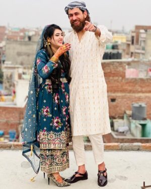 Rushna Noor Instagram - I am so lucky to have you as my husband in my life. I always feel special from you. I prayed to Almighty Allah to have a person like you in my life. And He accepted my prayer and sent you to my life. I am so blessed with your presence, take lots of love and wishes from me in this E I D 🌟 @shailzaibu
✰
✰
✰
✰
✰
✰
#rushail #isntagram #couplegoals #couple #eidmubarak #eid #eidoutfit