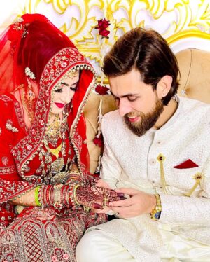 Rushna Noor Instagram - Happy 3rd Anniversary too u my loving caring nd most favorite person I love u so much 😘😘😘🌺🌺 ur my best friend too nd Your love makes me feel like the luckiest person in the world …Life is never easy, but with u beside me, every day is a new adventure. Here is to many more years to come nd u came into my life and changed everything in a positive way. I appreciate your presence in my life more than words can express nd There is no one who understands me better than you nd ur my everything As we grow older together, as we continue to change with age, there is one thing that will never change. I will always keep falling in love with you 🌺🌺🌺
#happy #anniversary #love