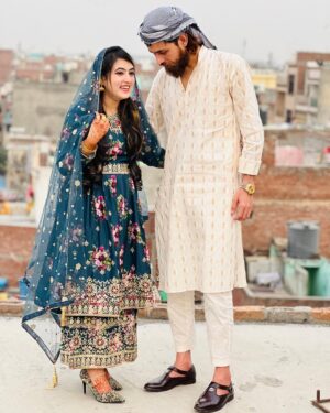 Rushna Noor Instagram - I am so lucky to have you as my husband in my life. I always feel special from you. I prayed to Almighty Allah to have a person like you in my life. And He accepted my prayer and sent you to my life. I am so blessed with your presence, take lots of love and wishes from me in this E I D 🌟 @shailzaibu
✰
✰
✰
✰
✰
✰
#rushail #isntagram #couplegoals #couple #eidmubarak #eid #eidoutfit