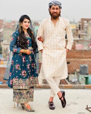 Rushna Noor Instagram - I am so lucky to have you as my husband in my life. I always feel special from you. I prayed to Almighty Allah to have a person like you in my life. And He accepted my prayer and sent you to my life. I am so blessed with your presence, take lots of love and wishes from me in this E I D 🌟 @shailzaibu
✰
✰
✰
✰
✰
✰
#rushail #isntagram #couplegoals #couple #eidmubarak #eid #eidoutfit