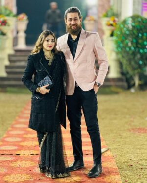 Rushna Noor Instagram - Tose Naina jab se mile 🫶🏻
✰
✰
✰
✰
✰
✰
✰
✰
✰
✰
✰
✰
#instagram #couple #husbandandwife #rushail #photo #couplegoals #love
