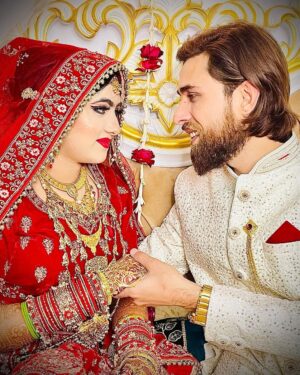 Rushna Noor Instagram - 2 months completed
الحمداللہ ♥️🌎🔐
.
.
.
.
.
.
#rushail #couplegoals #couples #wedding