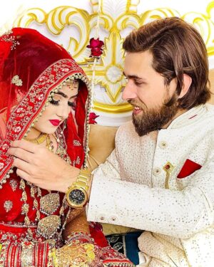 Rushna Noor Instagram - 2 months completed
الحمداللہ ♥️🌎🔐
.
.
.
.
.
.
#rushail #couplegoals #couples #wedding