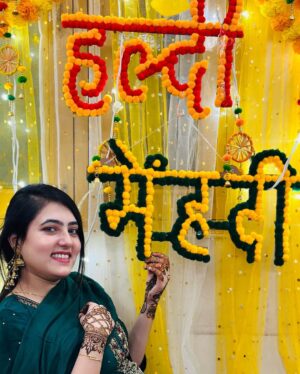 Rushna Noor Instagram - M E H N D I V I B E ‘ s
✰
✰
✰
✰
✰
✰
#rushna #instagram #vibes #today #outfit #wedding #mehndi #instalike #instadaily #fyp #for #you