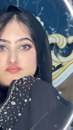 Rushna Noor Instagram - गुलाबी ankhain 🥰