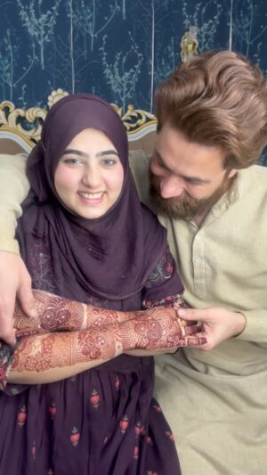 Rushna Noor Instagram - @ayshaherbals.in EID ki tayyari abhi se Shuru 😍 ALHAMDULLILAH
#instagood #reelitfeelit #fyp #explore #trend #couplegoals #husbandandwife #pregnancy #ramadan #eid #eidmubarak #heena #hennadesign #henna #mehndi #mehndidesign #mehndilovers❤️