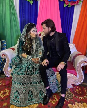 Rushna Noor Instagram - Happy 3rd Anniversary too u my loving caring nd most favorite person I love u so much 😘😘😘🌺🌺 ur my best friend too nd Your love makes me feel like the luckiest person in the world …Life is never easy, but with u beside me, every day is a new adventure. Here is to many more years to come nd u came into my life and changed everything in a positive way. I appreciate your presence in my life more than words can express nd There is no one who understands me better than you nd ur my everything As we grow older together, as we continue to change with age, there is one thing that will never change. I will always keep falling in love with you 🌺🌺🌺
#happy #anniversary #love