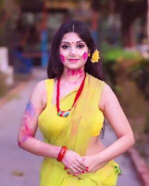 Ruspsa Saha Instagram - Happy holi…
p.c= @upamanyu_photography