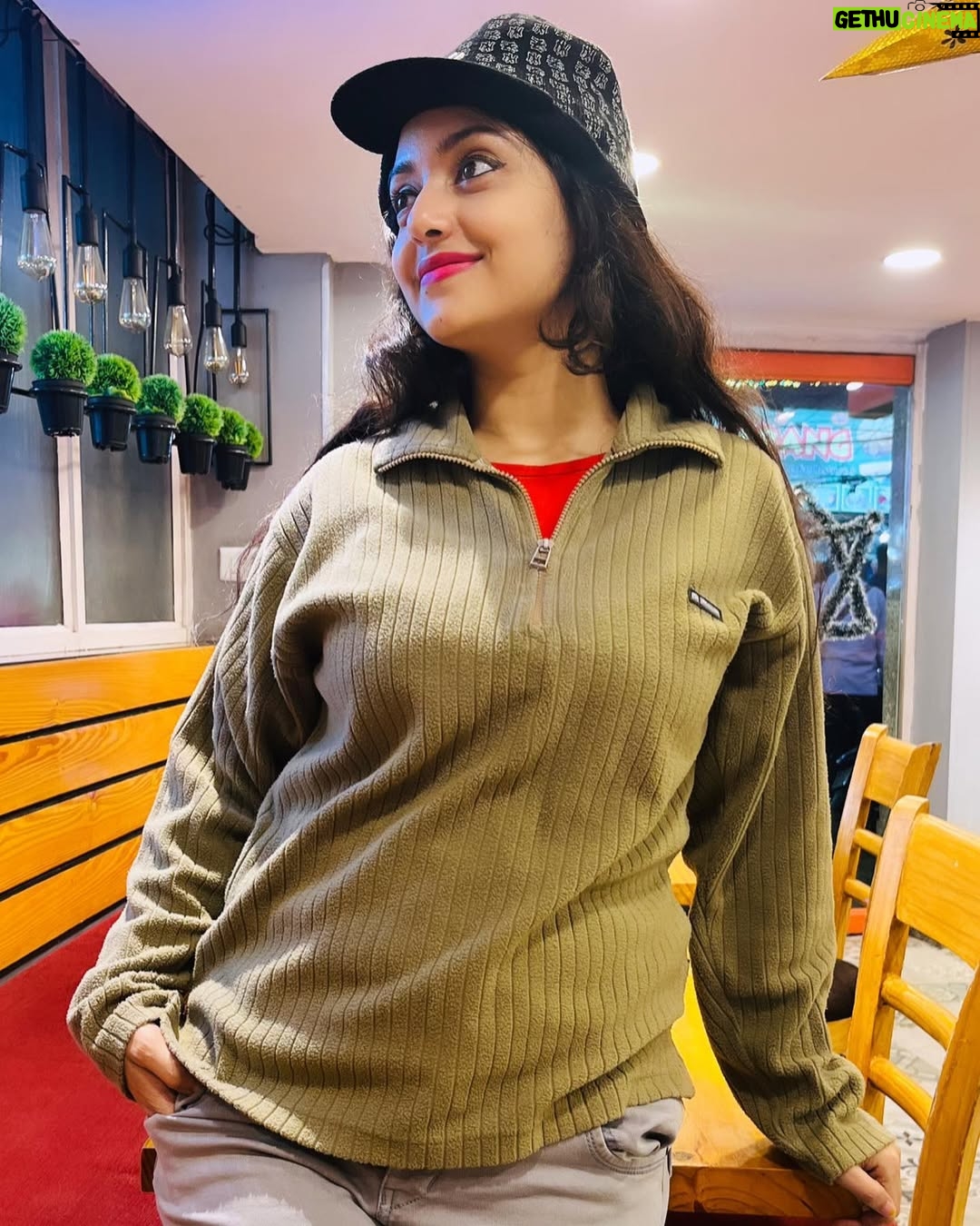 Ruspsa Saha - 3K Likes - 😊