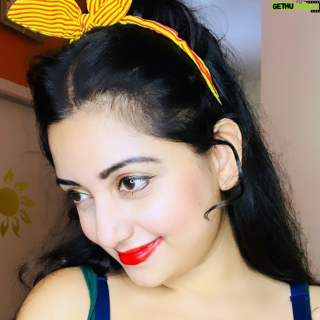 Ruspsa Saha - 3.3K Likes - 💛