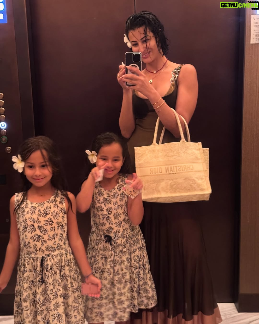 Rym Breidy - 40.1K Likes - The most precious gift you can give your family is your time. Nothing else can replace the moments shared together.
@jumeirahmarsaalarab 💖