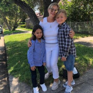 Rym Ghezali Instagram - Miss u so much....mum zayn and taym #family#allahyahfdkoum#love#oumialghalia Allah ya7miha#rym Ghezali
