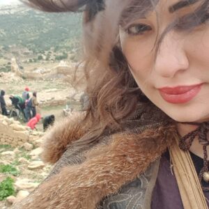Rym Ghezali Instagram - Hello from the location...super hard day 😥😥😥🙈💦💨💨💦