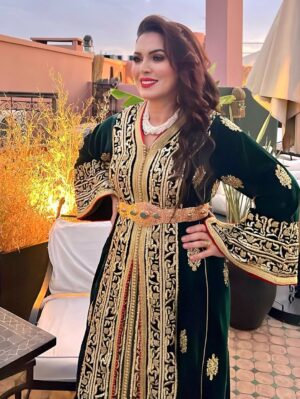 Saadia Ladib Instagram - بهجة مراكش تزيد القفطان جمالا #♥
شكرا @makeup_armichi @negafa_armichi