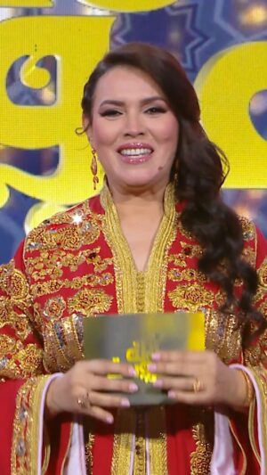 Saadia Ladib Instagram - وصلنا لبرايم نصف النهائي وهادي آخر مرحلة غيدوزو منها الأزواج قبل منعرفو شكون غيتوج بلقب لالة العروسة الموسم 19👰
كونوا في الموعد مساء السبت القادم و تابعونا فنصف نهائي لالة العروسة 2025، الساعة 22:00 ⏰ على قناة الأولى 📺
@al_aoula
@ladibsaadiaofficiel
@maisonmalek
#lallalaaroussa #lallalaarossa2025 #lallalaaroussa_19 #لالة_لعروسة #لالة_العروسة
