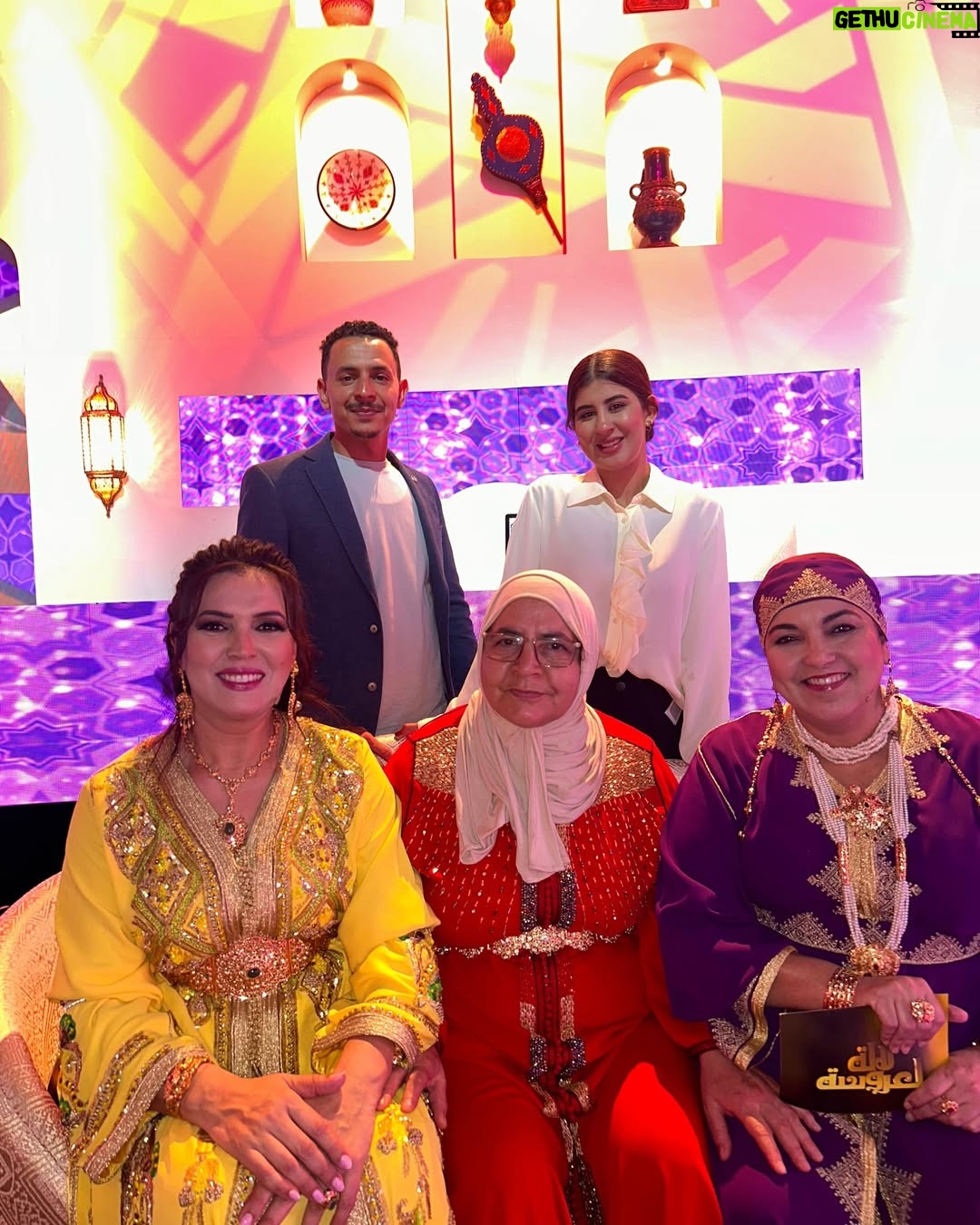 Saadia Ladib - 85.9K Likes - مساء النور عليكم الحيبانات ديالي ، كيف جيناكم مع الفنانات لي كلنا كانبغيوهم وكبرنا معاهم من الصغر 😍❤️ ، 
#lalalaroussa #marrakech #aloula #fatimazahraezakariae