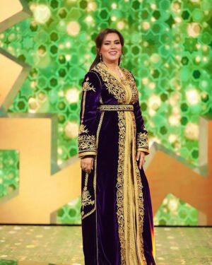 Saadia Ladib Instagram - شكون غيتفرج فلالة العروسة اليوم ؟
@lalalaaroussaofficiel