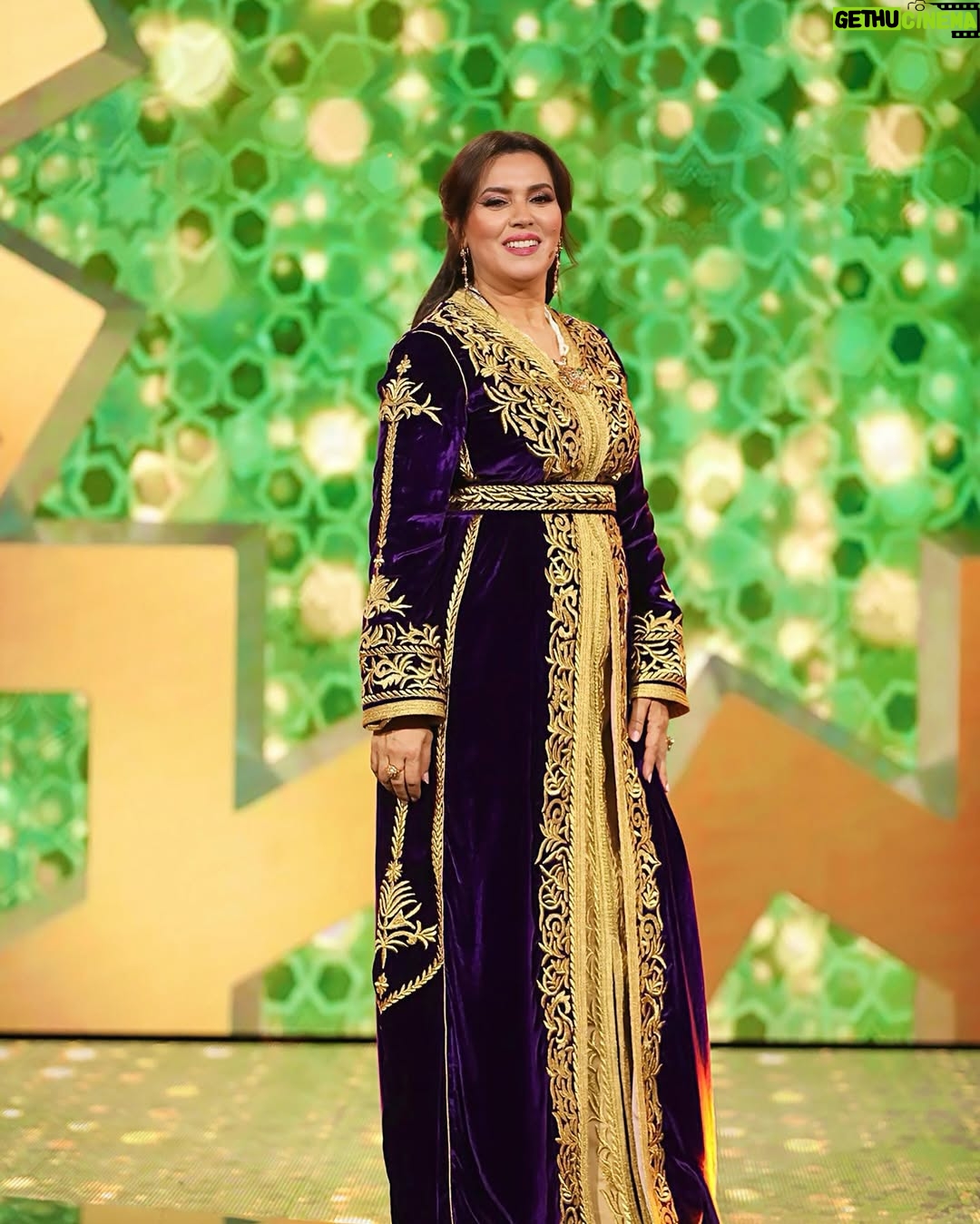 Saadia Ladib - 9.6K Likes - شكون غيتفرج فلالة العروسة اليوم ؟ 
@lalalaaroussaofficiel