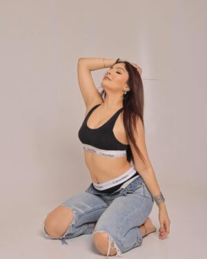 Saanya Khatter Instagram - Oops i did it again.. by it i mean slayed 😉 
.
.
.
.
.
.
.
.
.
[ Saanya Khatter, ck, denim, ripped jeans, calvin klein, photoshoot, b&w, ootd, casual wear, outfit ideas, outfit inspo ]