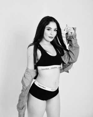 Saanya Khatter Instagram - Oops i did it again.. by it i mean slayed 😉 
.
.
.
.
.
.
.
.
.
[ Saanya Khatter, ck, denim, ripped jeans, calvin klein, photoshoot, b&w, ootd, casual wear, outfit ideas, outfit inspo ]