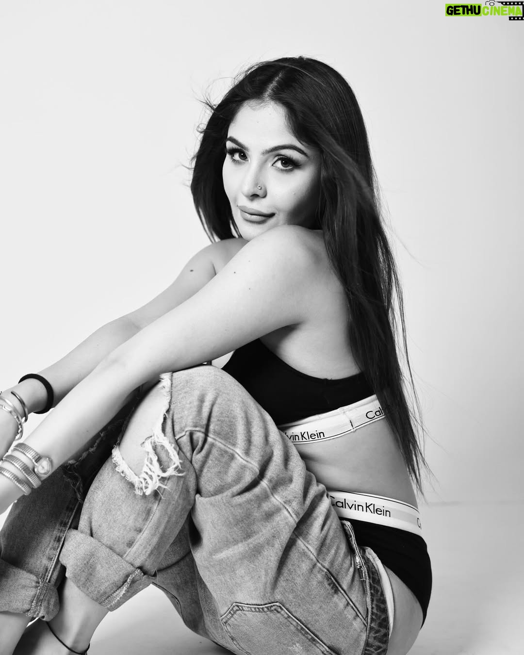 Saanya Khatter - 3 Likes - Oops i did it again.. by it i mean slayed 😉 
.
.
.
.
.
.
.
.
.
[ Saanya Khatter, ck, denim, ripped jeans, calvin klein, photoshoot, b&w, ootd, casual wear, outfit ideas, outfit inspo ]