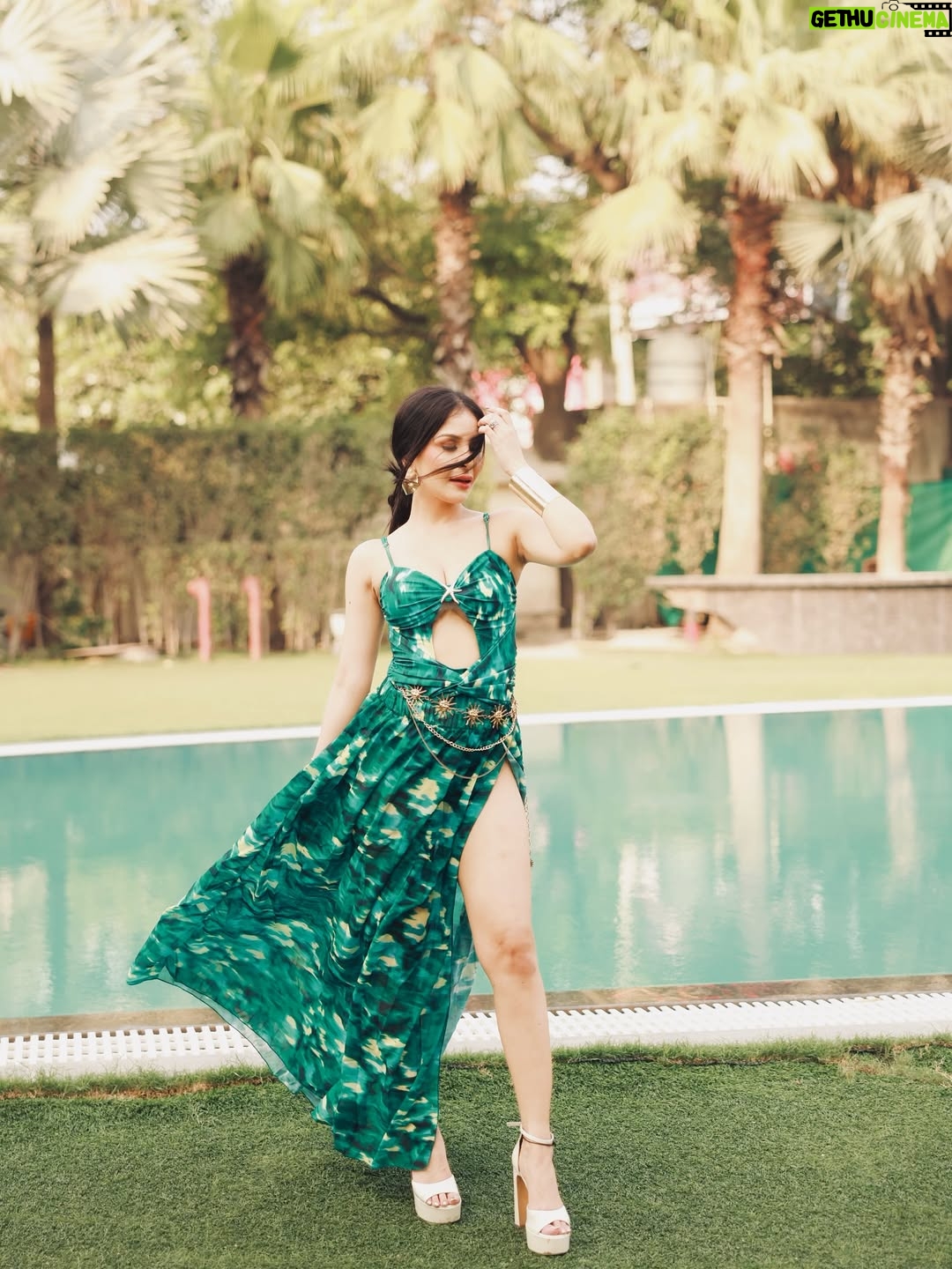 Saanya Khatter - 3 Likes - Tropical breeze, golden bling, and a slit that does all the talking 😏
Living my best soft glam life in @loveable_creation123 🤍