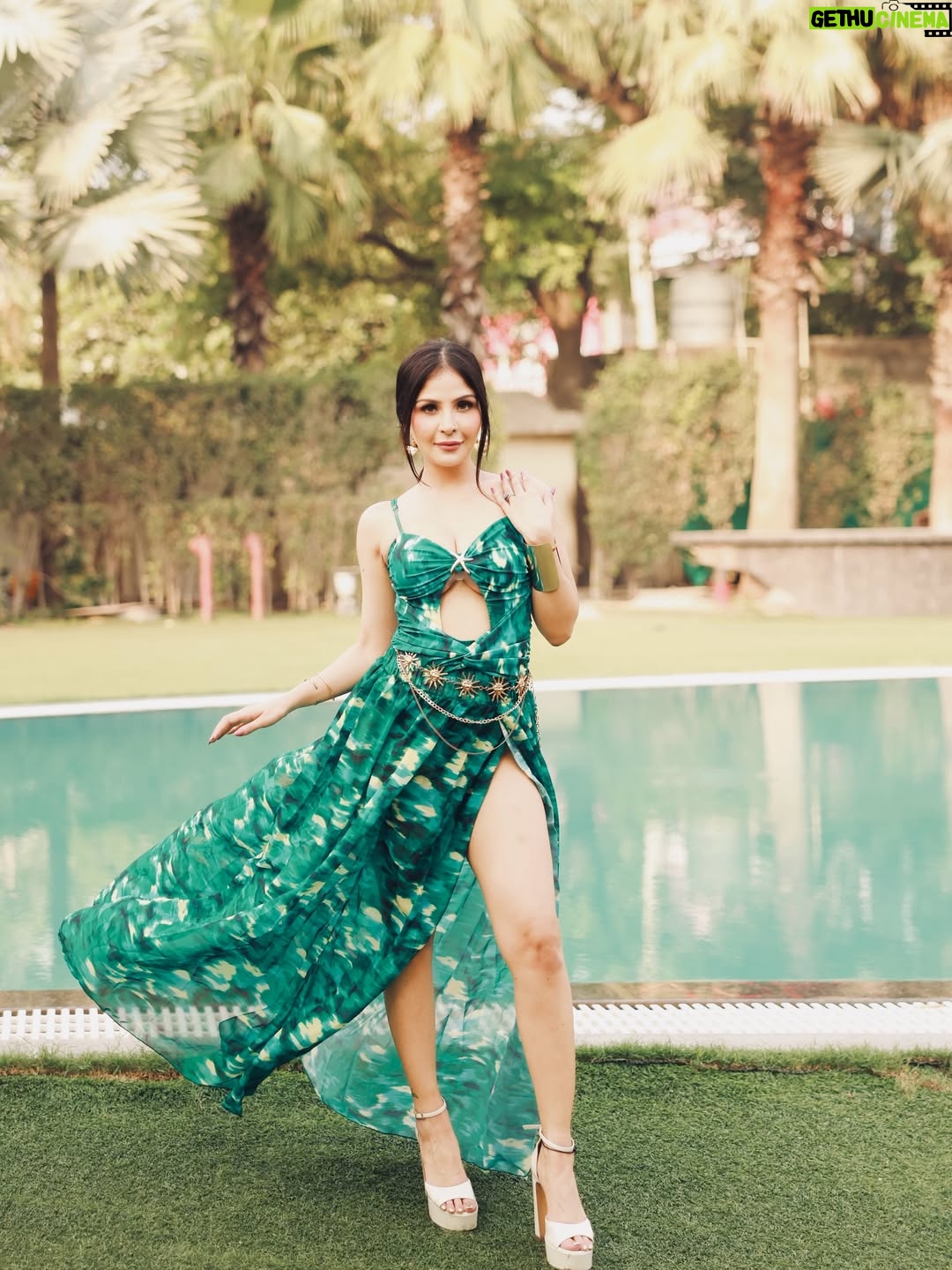 Saanya Khatter - 3 Likes - Tropical breeze, golden bling, and a slit that does all the talking 😏
Living my best soft glam life in @loveable_creation123 🤍
