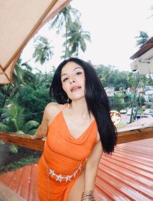 Saanya Khatter Instagram - POV: you found me at Kiki 😘💁🏻‍♀️ 
.
.
.
.
.
[ Saanya Khatter, Goa, Kiki, Sea, Sundowner spot, beachside, goa, travelgram, goa lovers, summertime, vacation ]