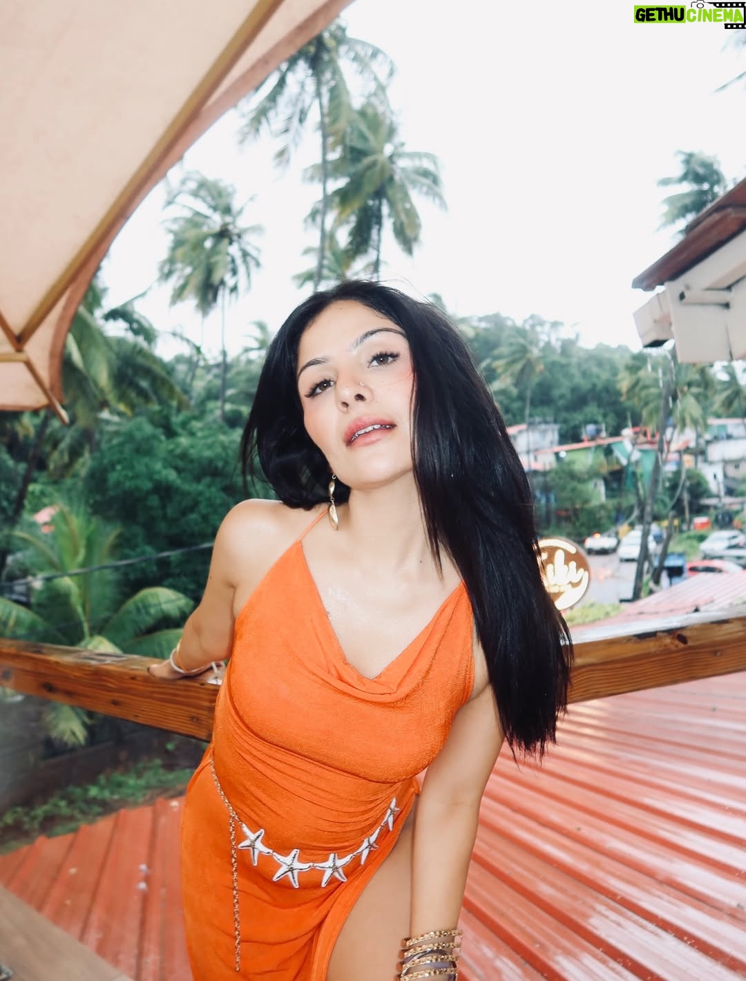 Saanya Khatter - 3 Likes - POV: you found me at Kiki 😘💁🏻‍♀️ 
.
.
.
.
.
[ Saanya Khatter, Goa, Kiki, Sea, Sundowner spot, beachside, goa, travelgram, goa lovers, summertime, vacation ]