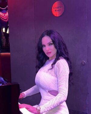 Safaa Sultaan Instagram - الحياة حديقة مليئة بالبهجة والرضا وفرص السعادة. ستُصبح الحياة أكثر إيجابيّة لو نظرنا إليها بعين التفاؤل والأمل.
@thesmallville_hotel @fadel_kamli_official
@gracerady
Soon :بلا تصنيف