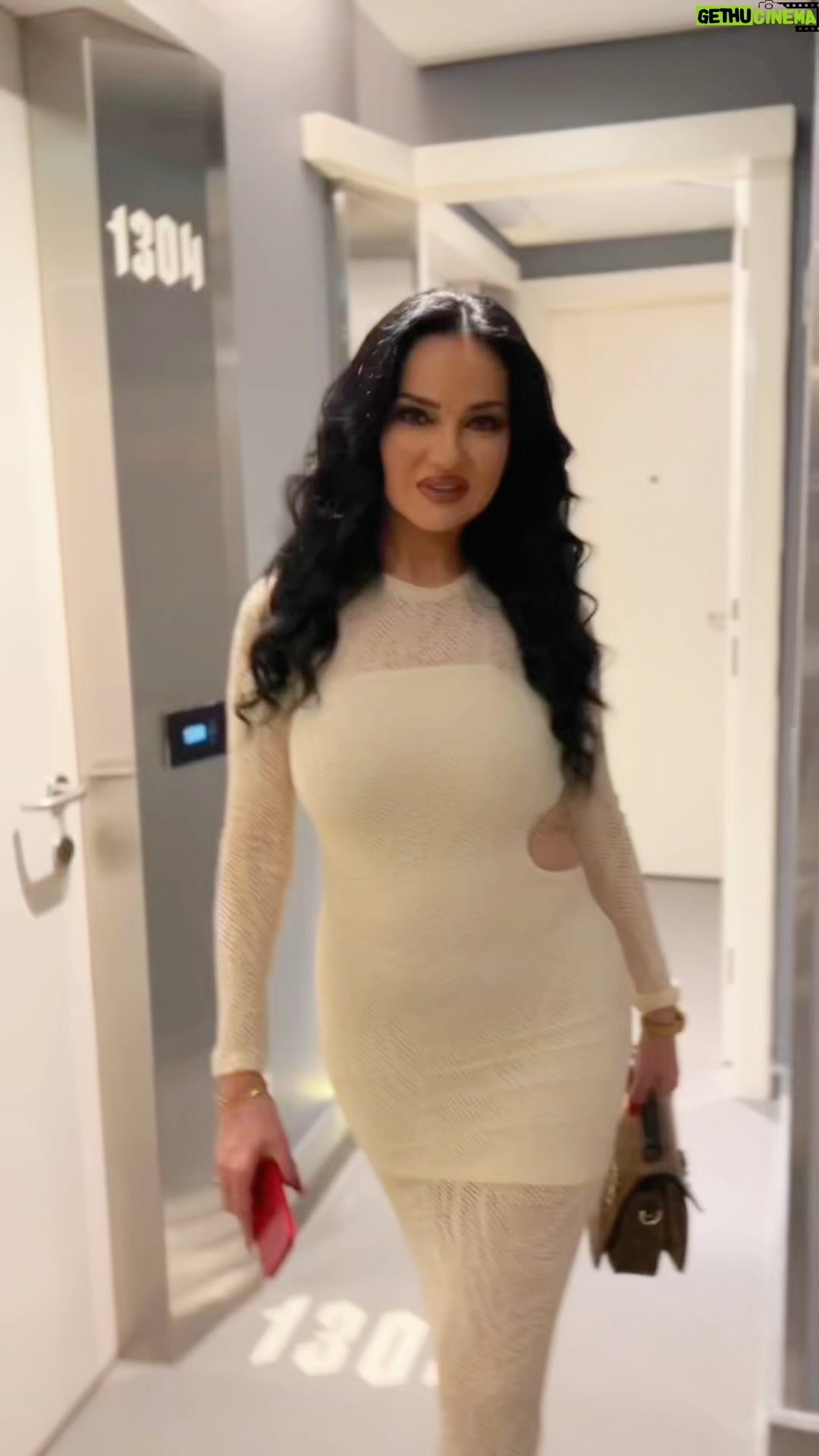 Safaa Sultaan - 35.2K Likes - الحياة حلوة بس نفهمها 🌹