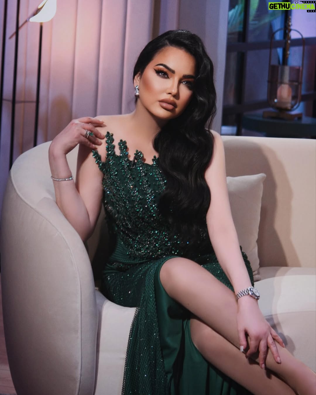Safaa Sultaan - 16K Likes - تابعونا غداً على تليفزيون الجديد ببرنامج … مع رابعه بسهره حلوه ومميزه وضيوف رابعه الزيات الحلوين ومن بعد زمان …. الساعه 8:40 دقيقه بتوقيت بيروت ان شالله نكون ضيوف خفاف الظل ونقدر نرسم لو ابتسامه بظل كل شي عم نمرق فيه @rabiaazayyatofficial @maherghalayiniprivate @marcmarounphotography @fadel_kamli_official @auroreezzedine @ricardo.youssef @mediterraneehotel