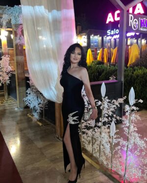 Safaa Sultaan Instagram - المرأة القوية هي امرأة مصممة على القيام بشيء لا يفعله الآخرون.