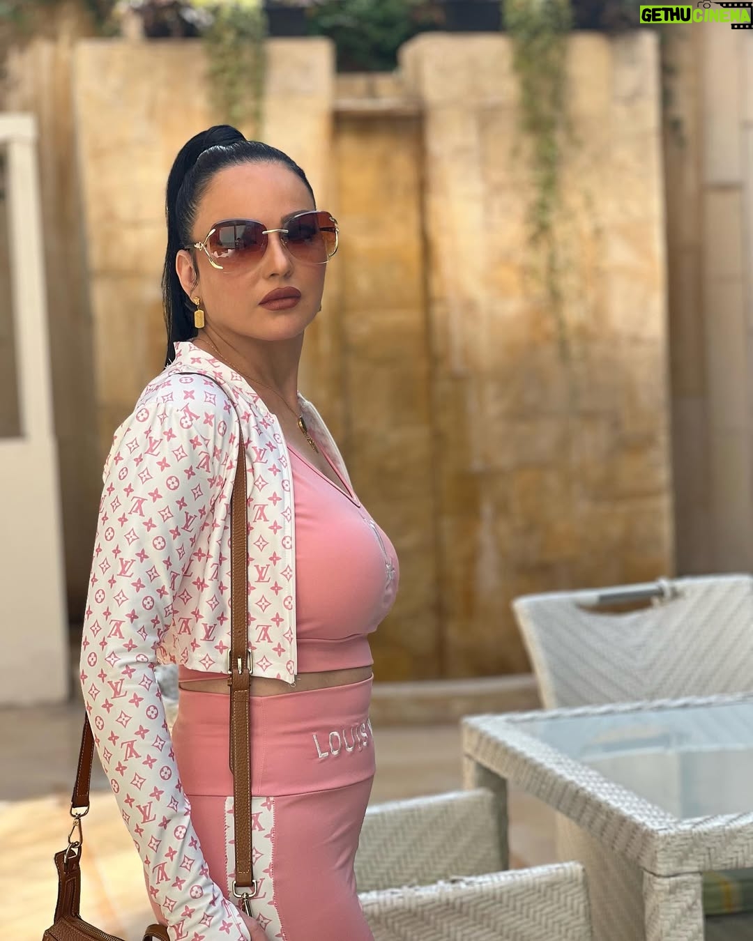 Safaa Sultaan - 74.6K Likes - أفضل أيام حياتنا هي الأيام التي سمحنا لها بالعيش

Thank you @gefinorrotana 
@fadel_kamli_official
